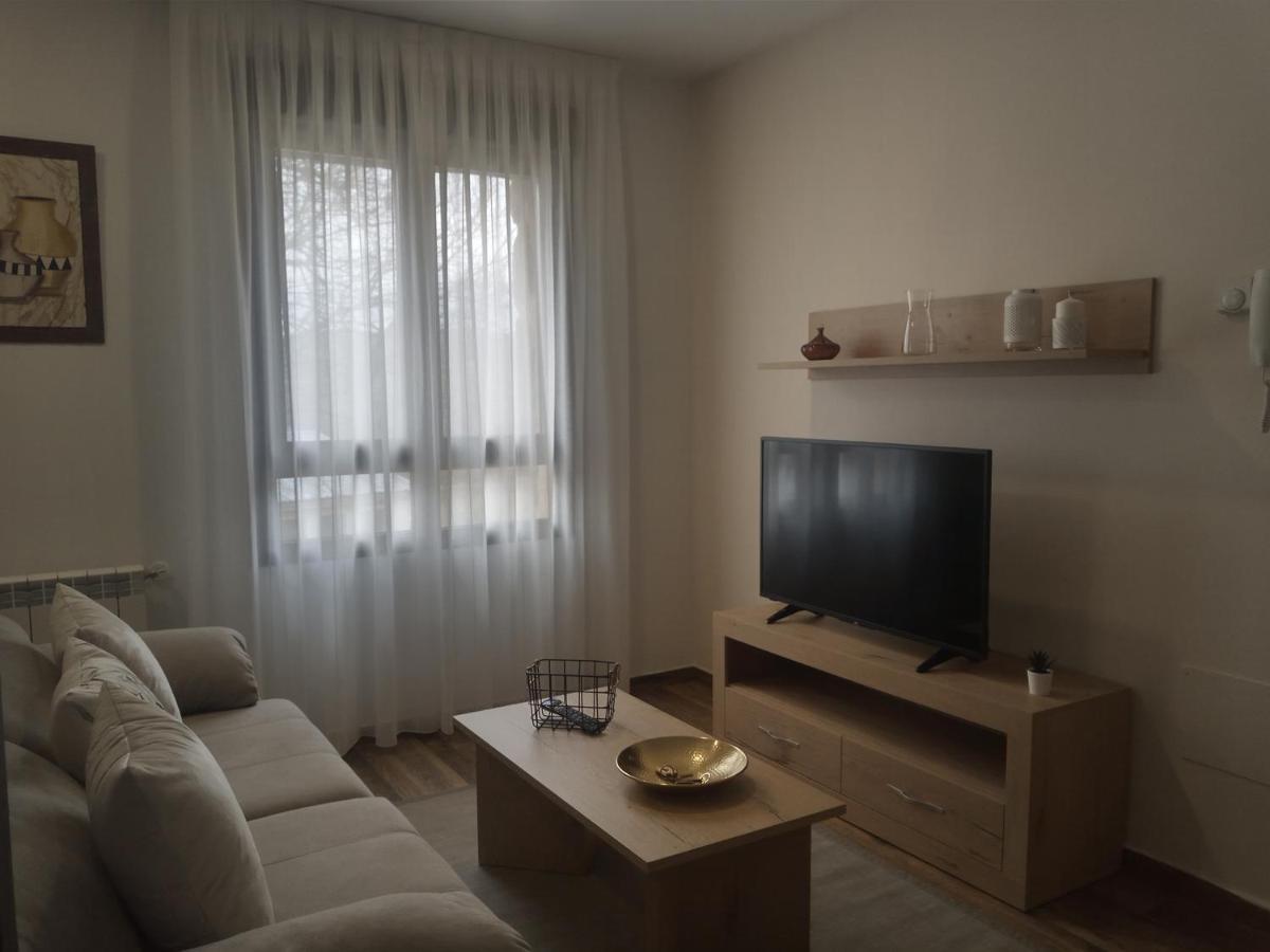 Apartamentos Turisticos Las Candelas Puebla de Sanabria Extérieur photo