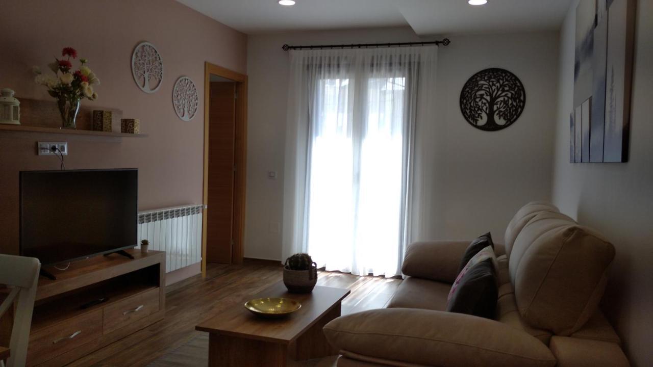 Apartamentos Turisticos Las Candelas Puebla de Sanabria Extérieur photo