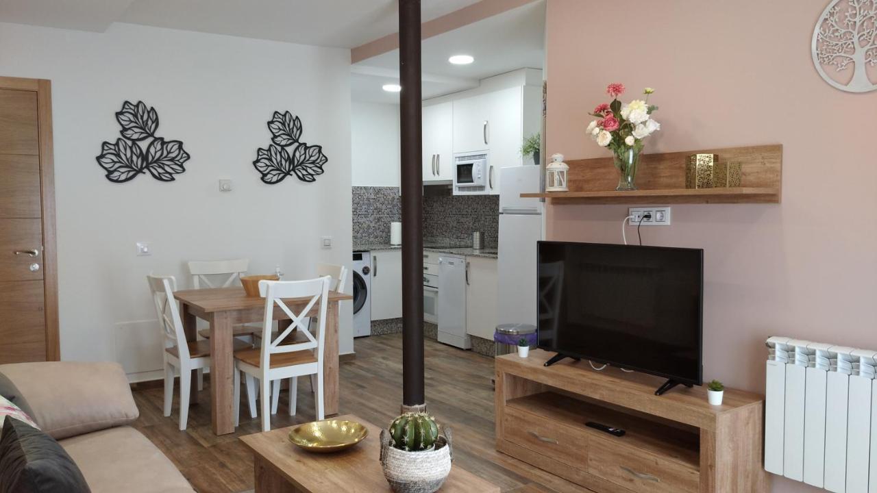 Apartamentos Turisticos Las Candelas Puebla de Sanabria Extérieur photo