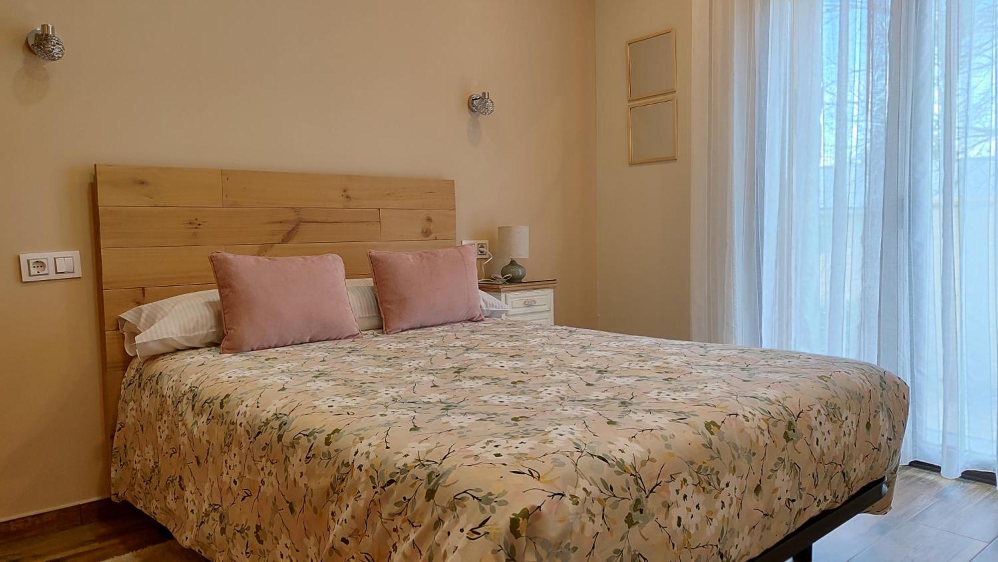 Apartamentos Turisticos Las Candelas Puebla de Sanabria Extérieur photo